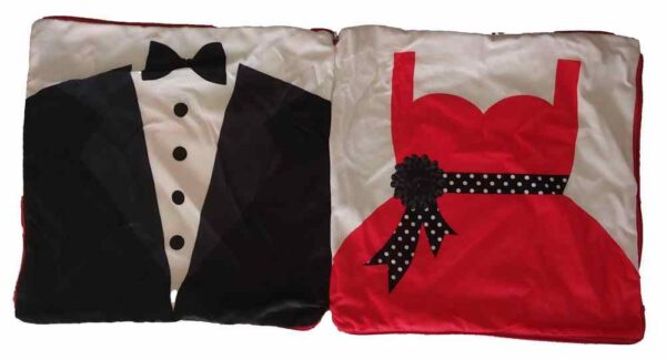 square couple pillo